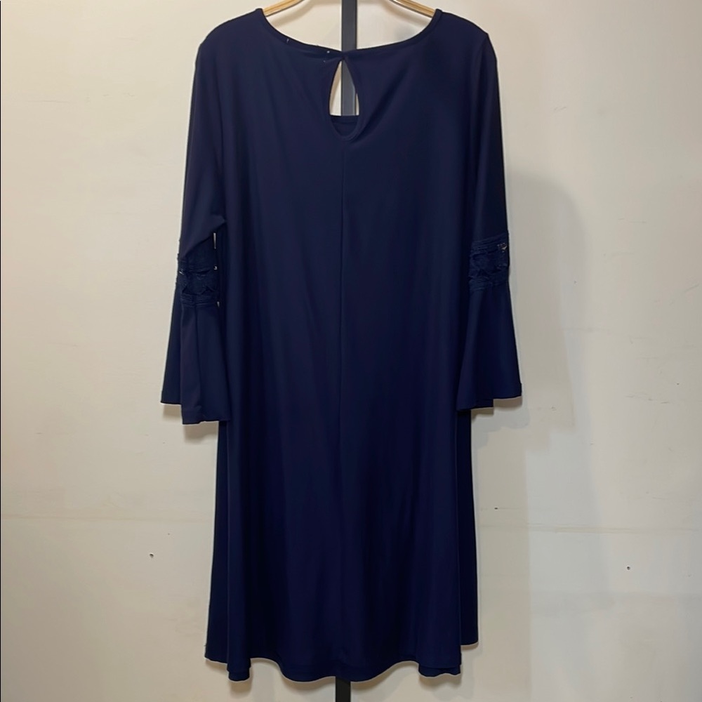 Jamie & Layla Blue Bell Sleeve with Lace Detail Crew Neck Dress - Picture 3 of 6
